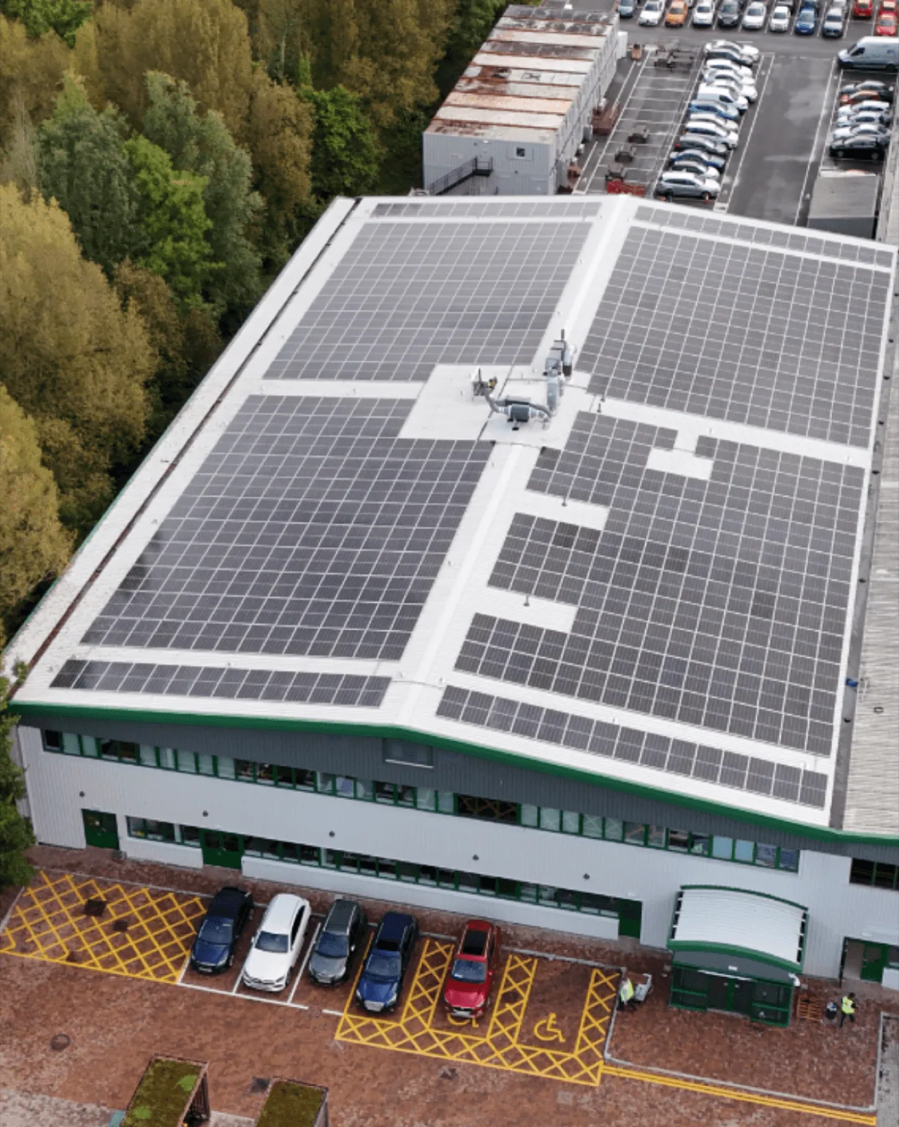 Edwards Vacuum manufacturing site rooftop solar installation