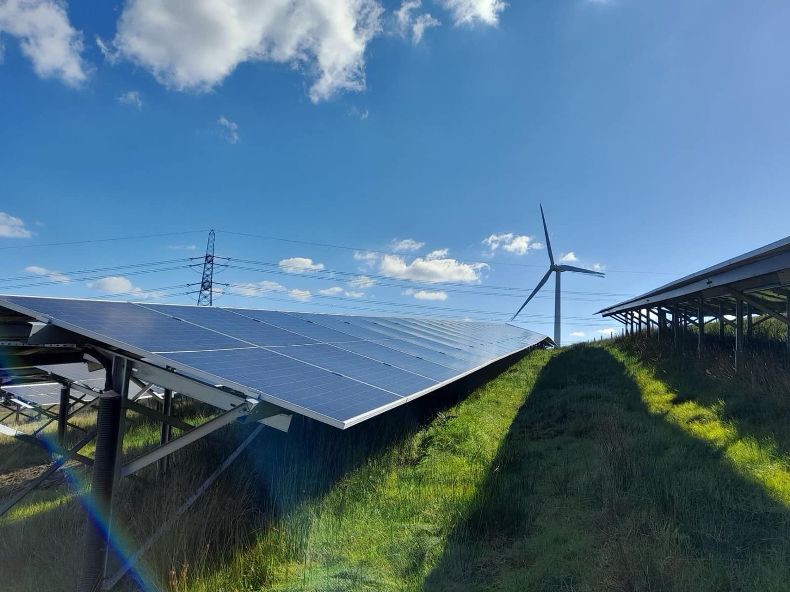 5 MWp Coed-Ely Solar Farm on a former industrial site