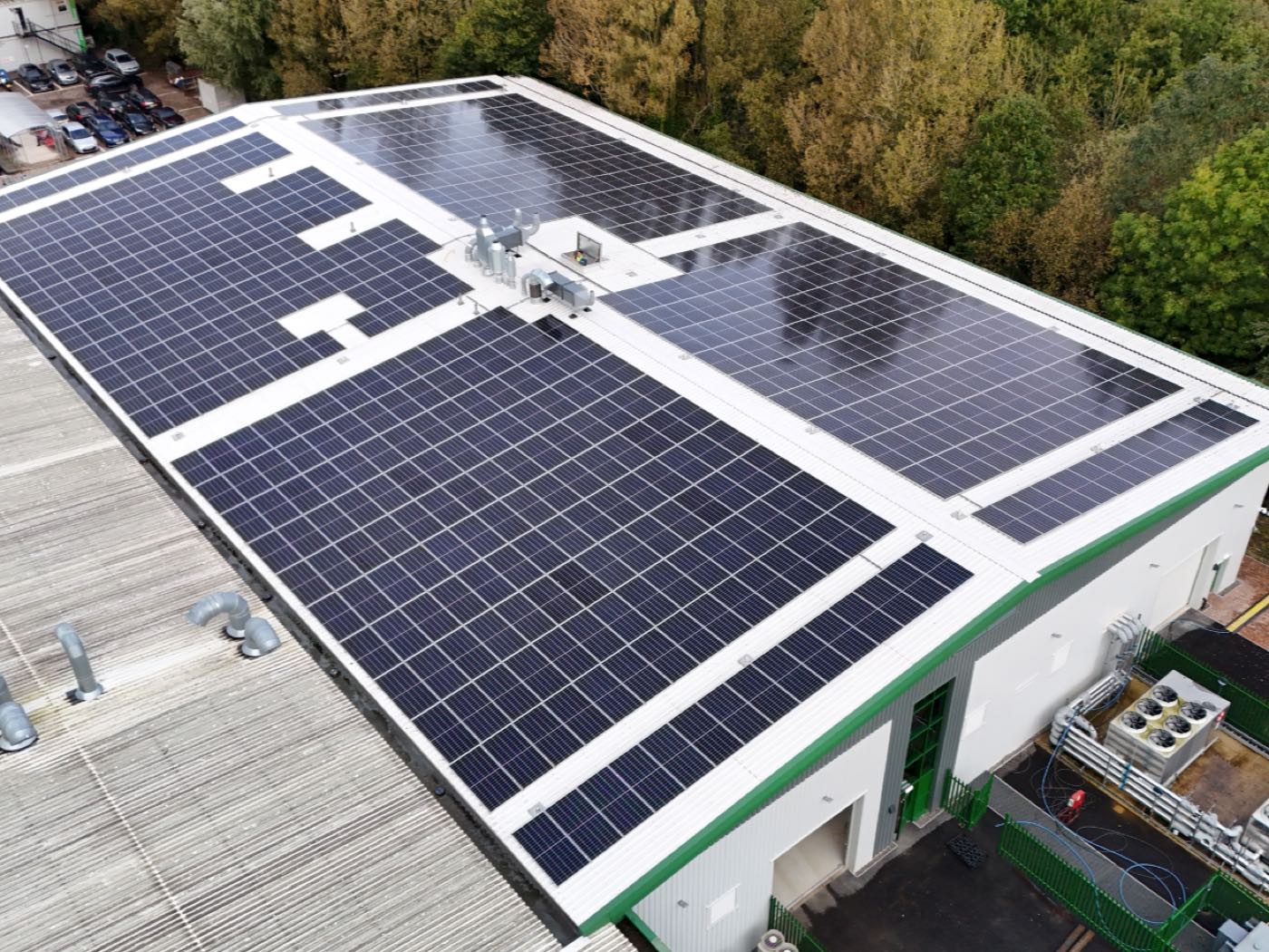 Commercial rooftop solar PV array installed by Nuvolt